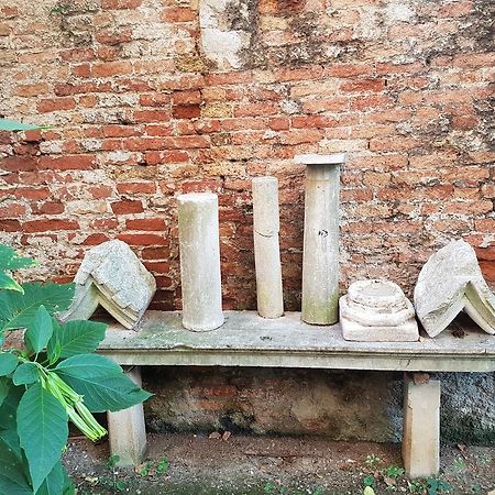 Appartamento Garden Ca' Rezzonico Venesia Bagian luar foto