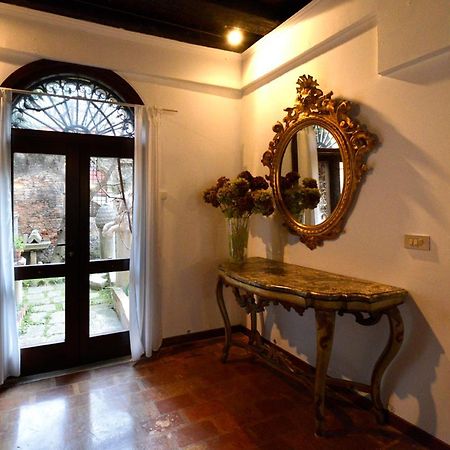Appartamento Garden Ca' Rezzonico Venesia Bagian luar foto