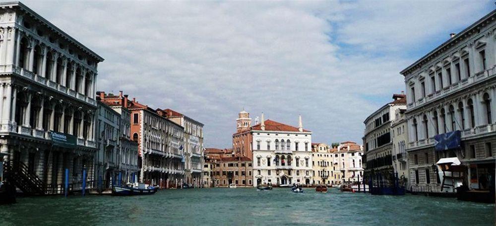 Appartamento Garden Ca' Rezzonico Venesia Bagian luar foto
