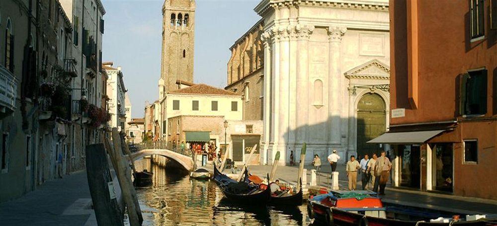 Appartamento Garden Ca' Rezzonico Venesia Bagian luar foto