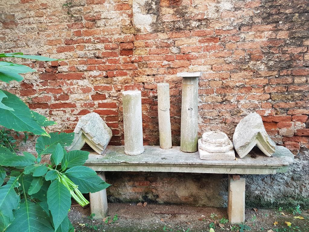 Appartamento Garden Ca' Rezzonico Venesia Bagian luar foto