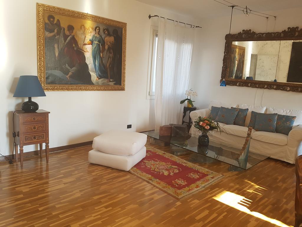 Appartamento Garden Ca' Rezzonico Venesia Ruang foto