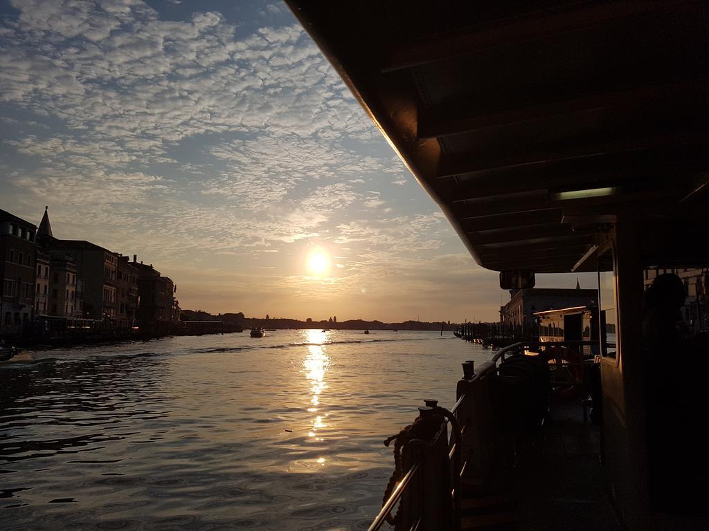 Appartamento Garden Ca' Rezzonico Venesia Bagian luar foto