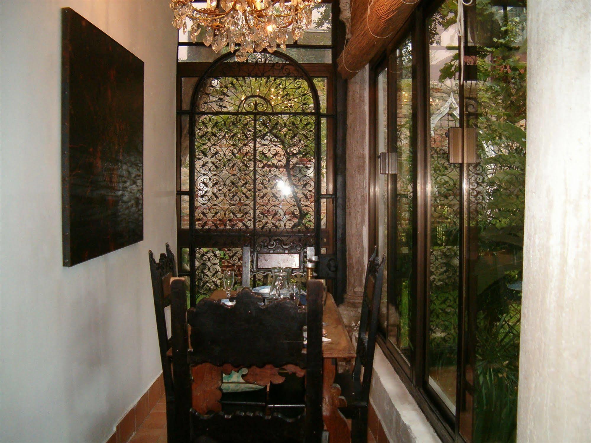 Appartamento Garden Ca' Rezzonico Venesia Bagian luar foto